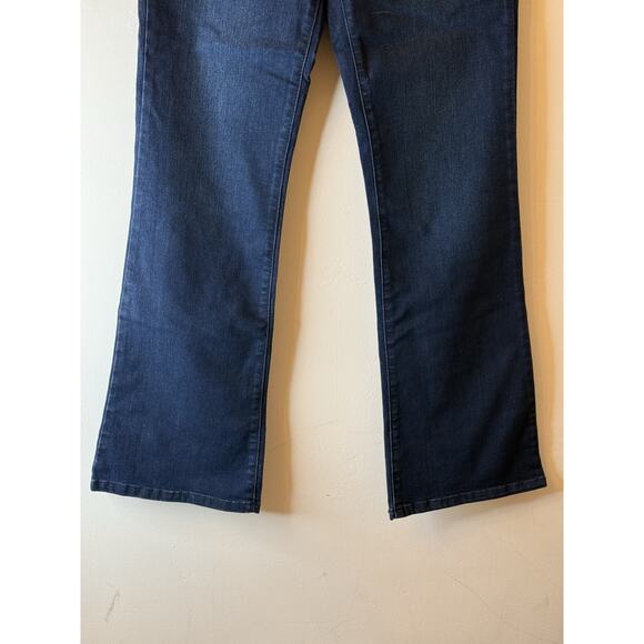 Jesica Simpson Low Rise Bootcut Women's size 8/29 Dark Wash Blue Denim Jeans - Picture 2 of 8
